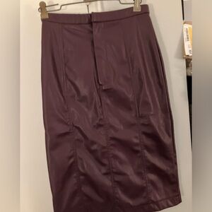 NSR eggplant faux leather pencil midi skirt with slit in the back ❤️🌺